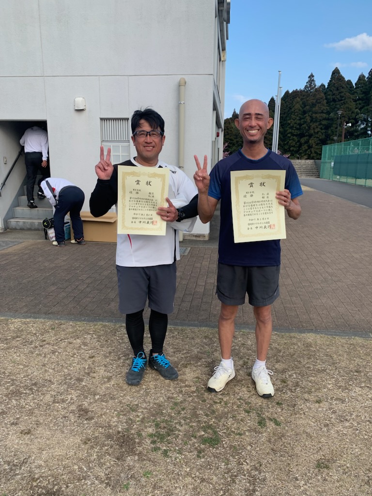 B級男子　優勝 賴泉・松浦ペア（TMC・市役所）