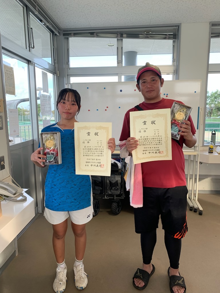 ミックス２部　優勝 前田・入江ペア（ブルースカイ）