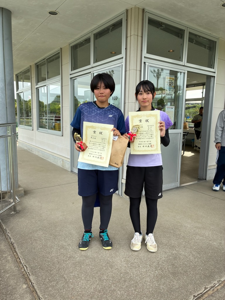 B級女子　２位 大山・野元ペア（宮崎学園高）