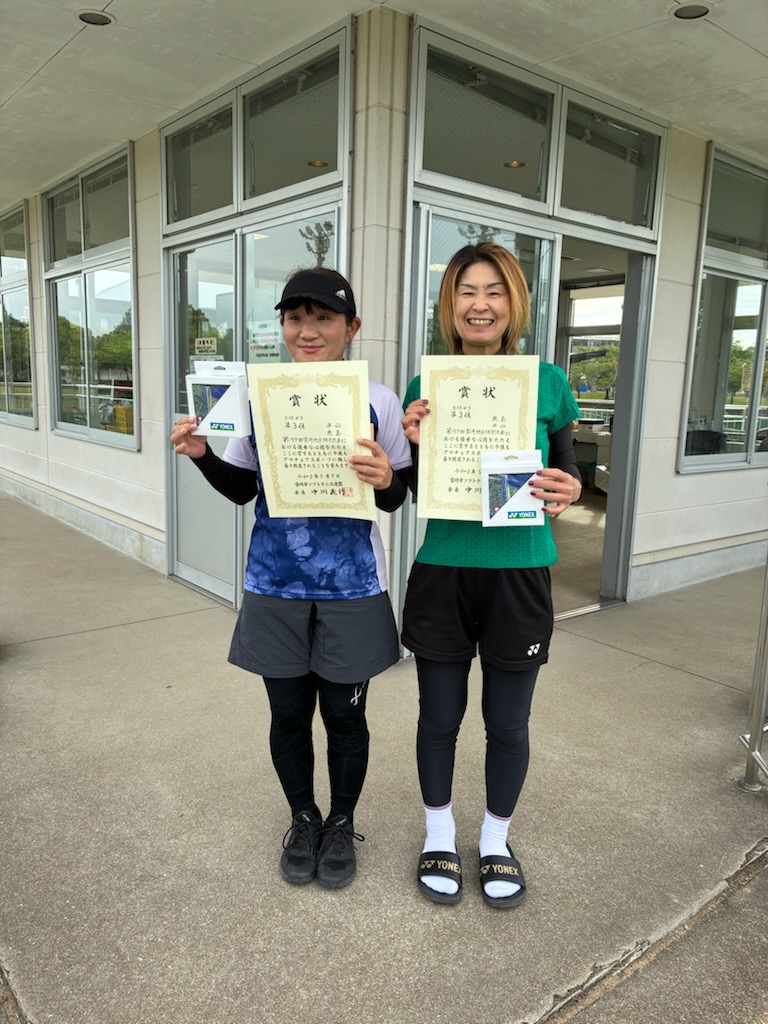B級女子　３位 鹿島・平川ペア（ブルースカイ）