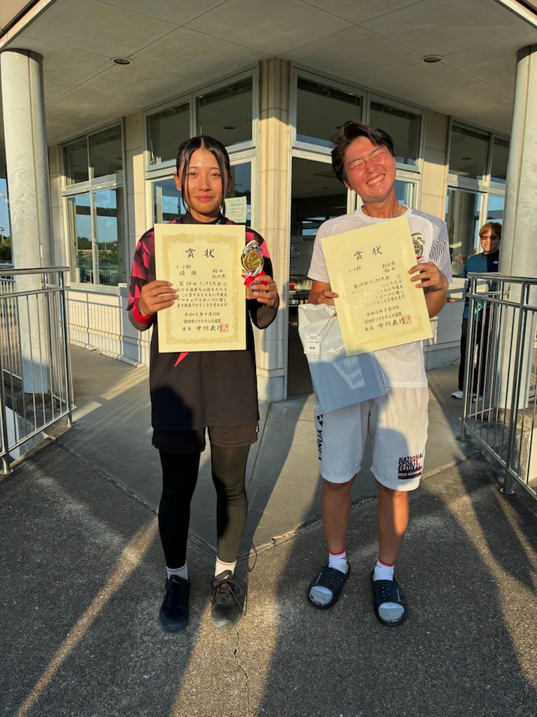 ミックス１・２部　優勝 稲田・松比良ペア（ブルースカイ）