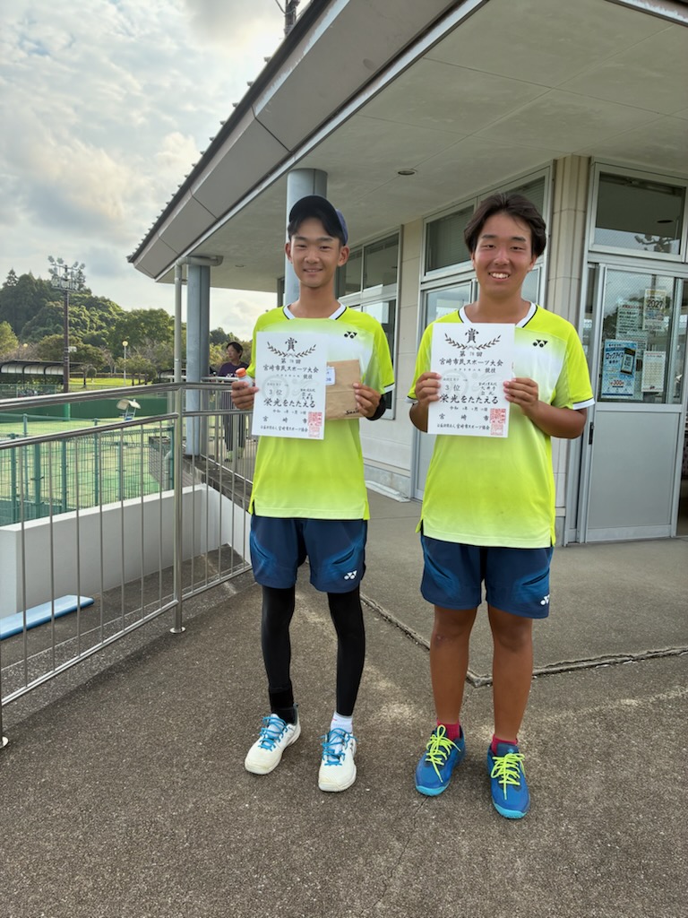 高校生男子　３位 大井手・立元ペア（宮崎工業高校）