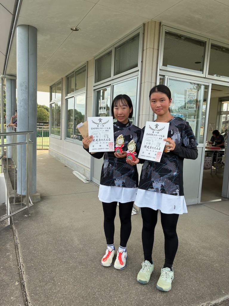 高校生女子　２位 高間・三輪ペア（宮崎大宮高校）